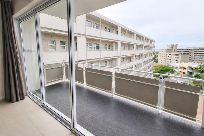 2 Bedroom Property for Sale in Green Point Western Cape